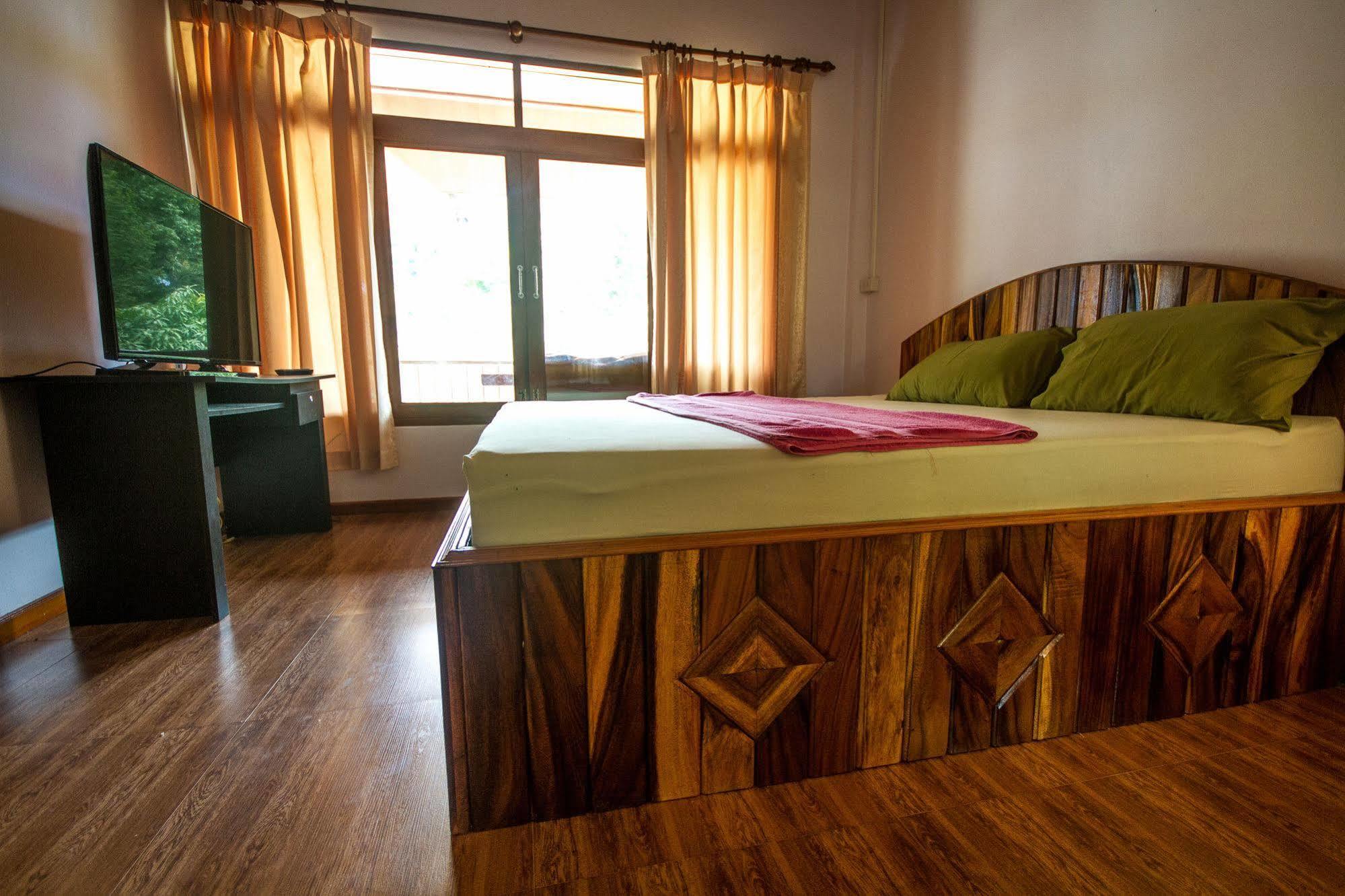 Bor Hin Resort Ban Tai Exterior foto